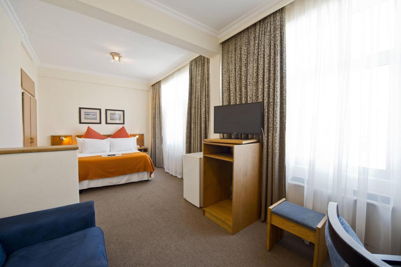 Hotel Thuringerhof Виндхук Экстерьер фото