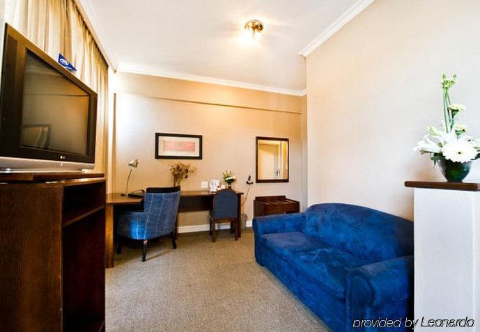 Hotel Thuringerhof Виндхук Экстерьер фото