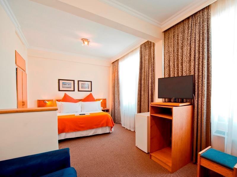 Hotel Thuringerhof Виндхук Экстерьер фото