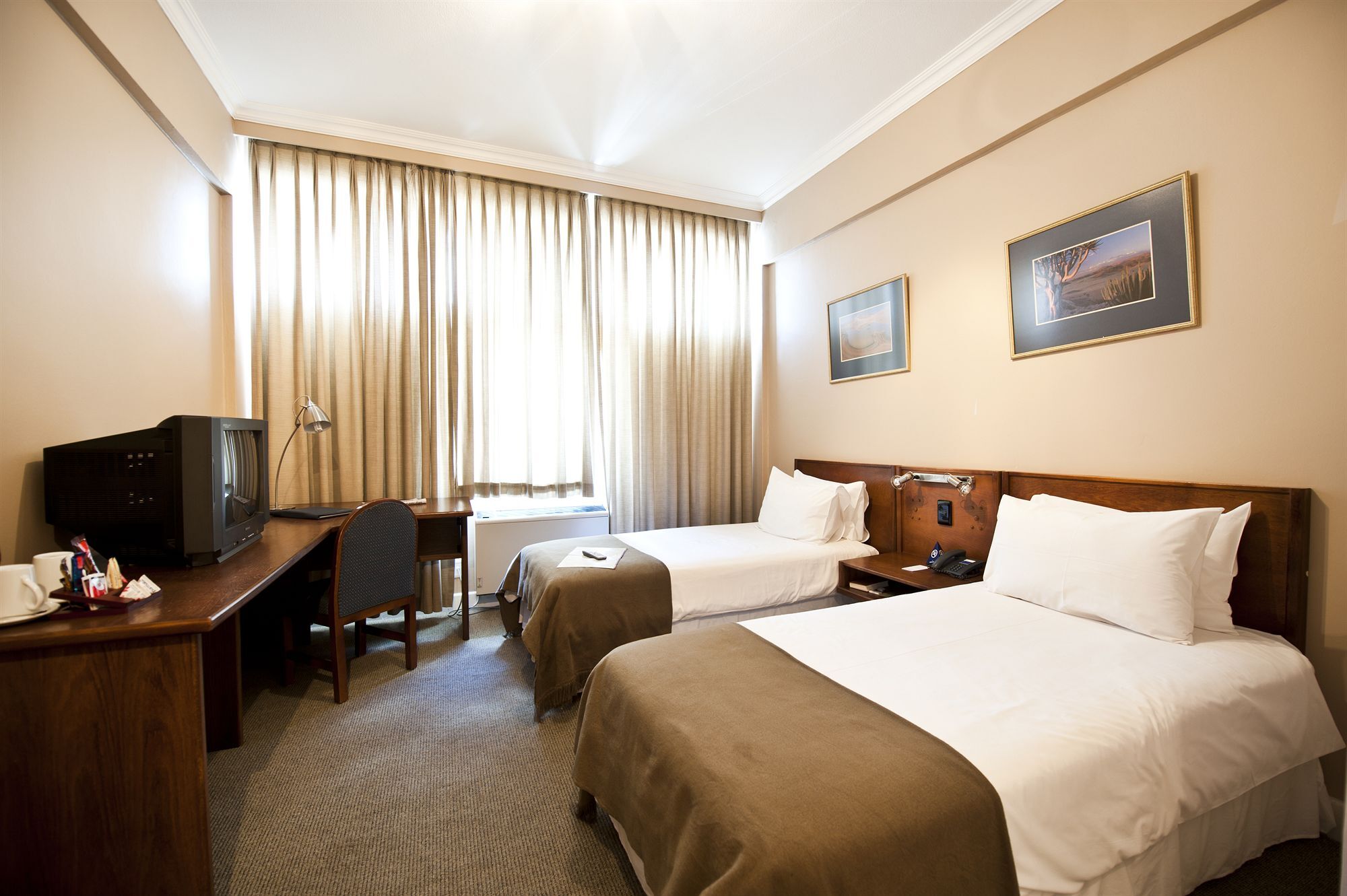Hotel Thuringerhof Виндхук Экстерьер фото