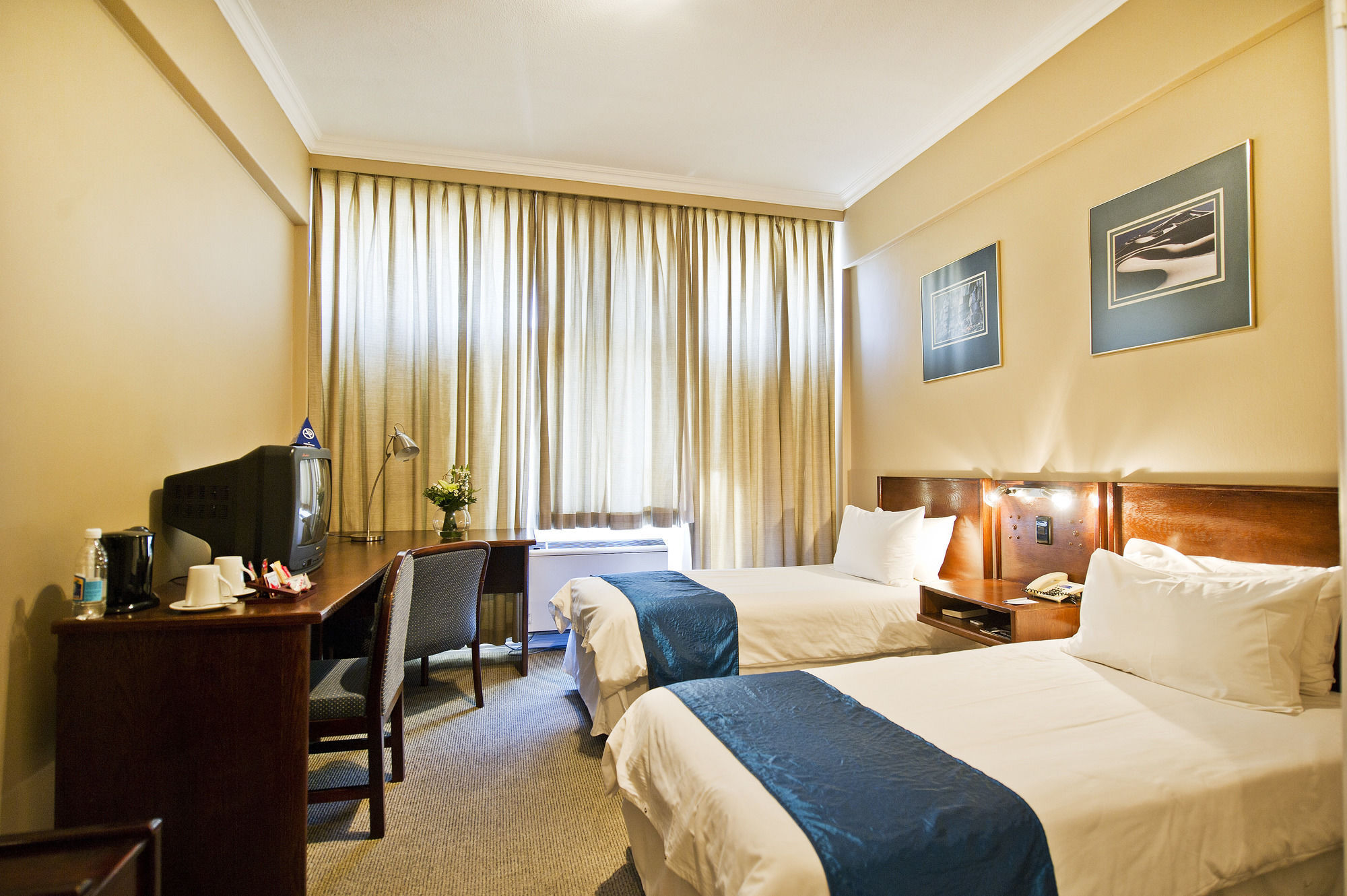 Hotel Thuringerhof Виндхук Экстерьер фото
