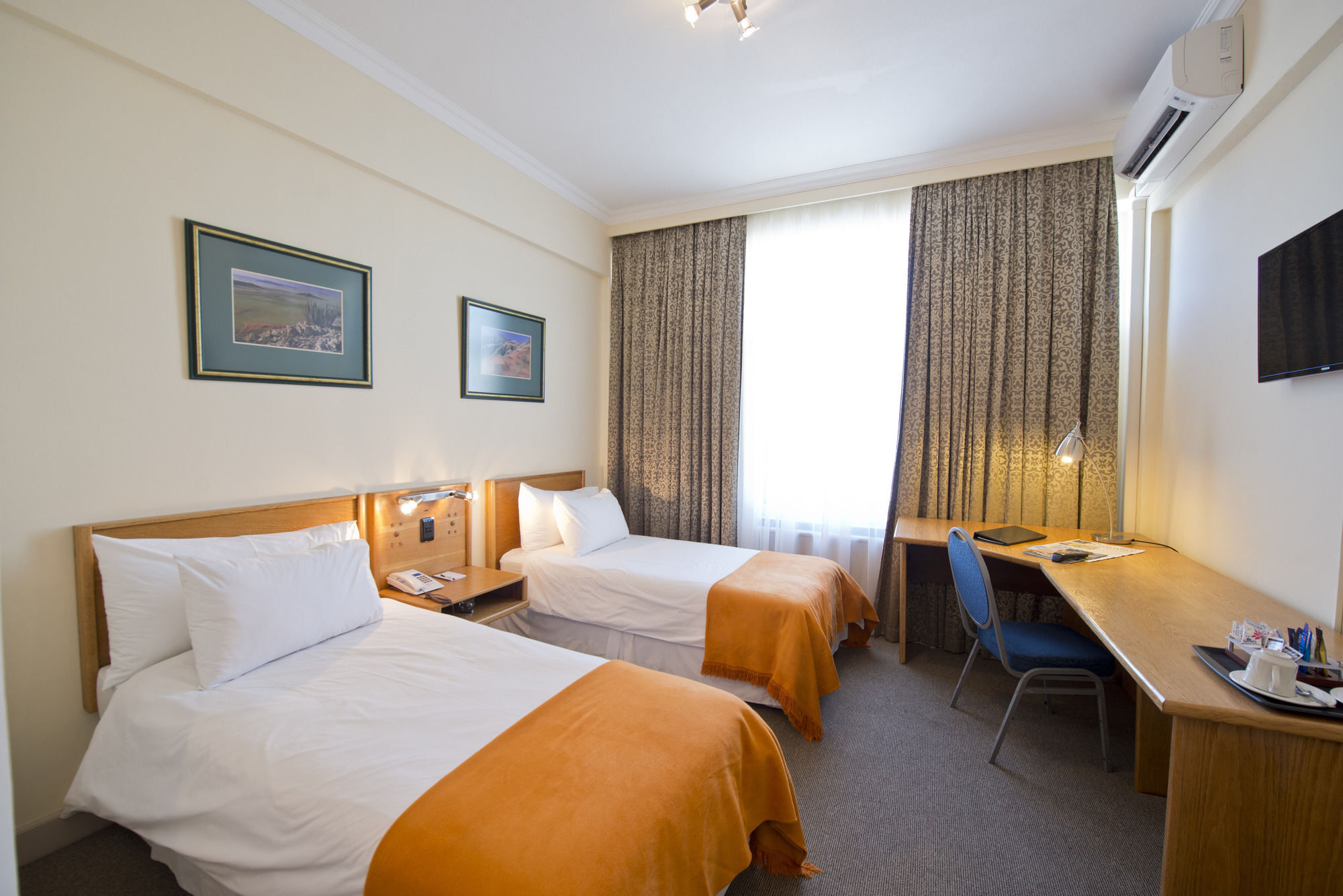 Hotel Thuringerhof Виндхук Экстерьер фото