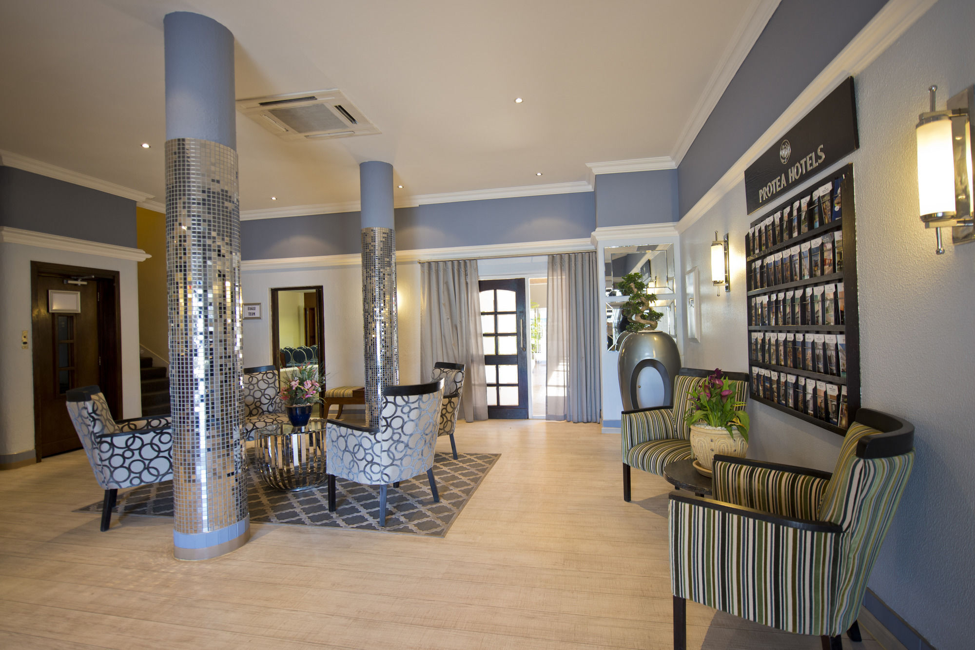 Hotel Thuringerhof Виндхук Экстерьер фото
